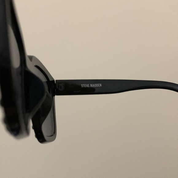 Steve Madden Studded Glossy Black Sunglasses - Picture 8 of 12